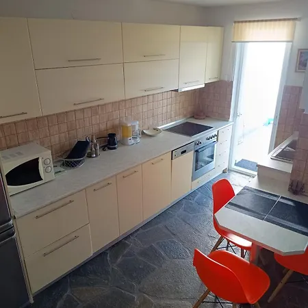 Dom wakacyjny Elegant Maisonette In