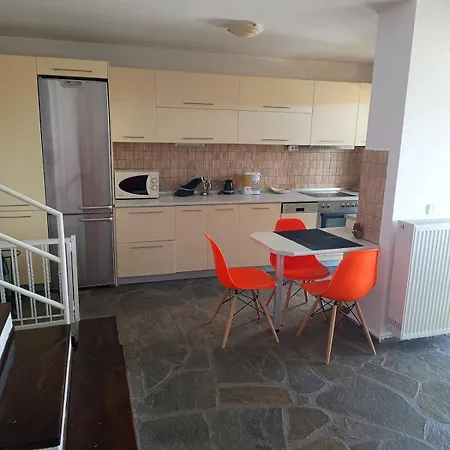 Elegant Maisonette In *