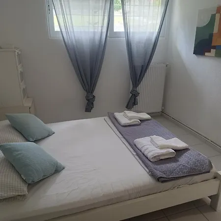 Dom wakacyjny Elegant Maisonette In