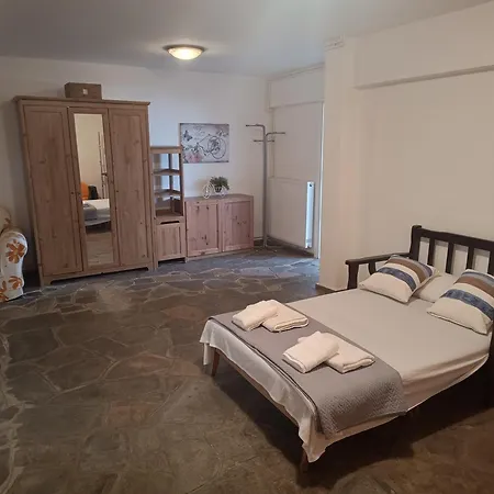 Elegant Maisonette In Pefkochori