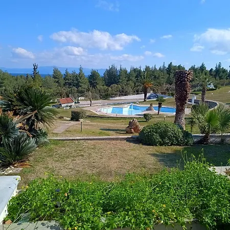 Elegant Maisonette In Pefkochori