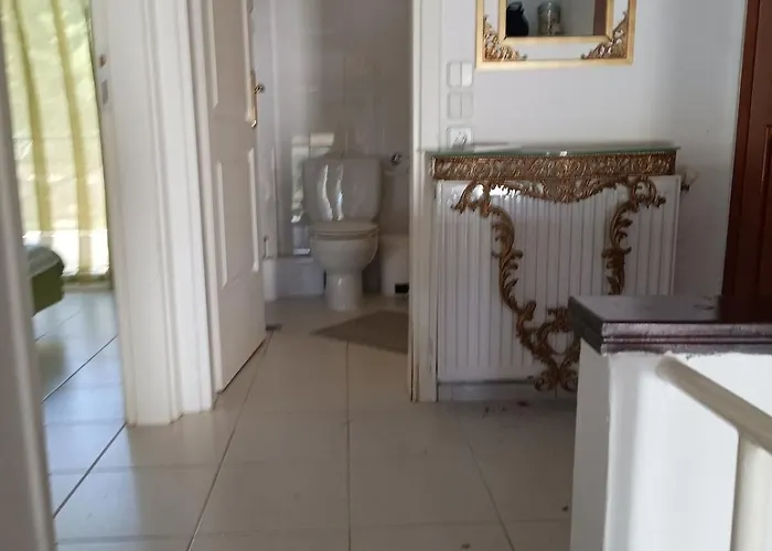 Elegant Maisonette In *